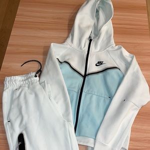 Nike tech mint green jogging suit